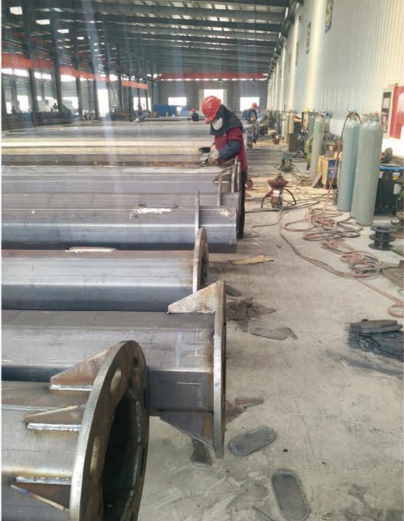 Welding pole flanges